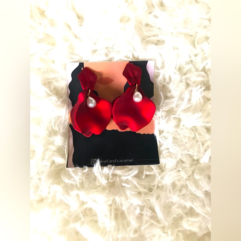 Miel and caramel Red orchid dangling earrings